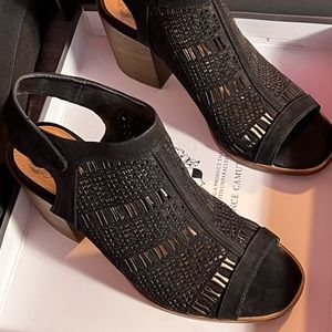 Vince Camuto size 7M, black suede nubuck leather boot